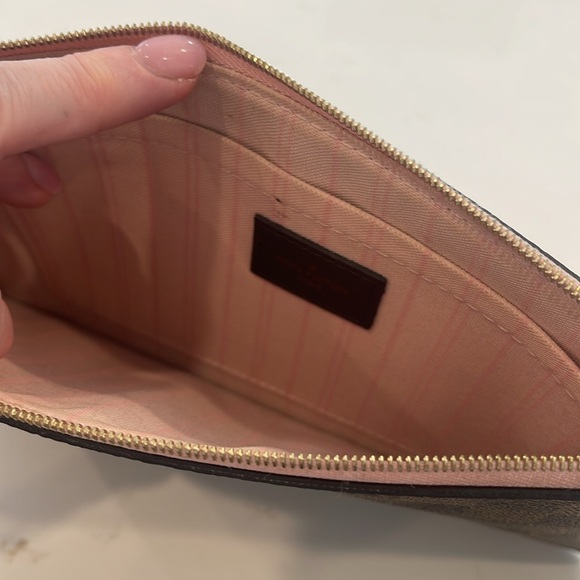 Louis Vuitton Neverfull Damier pouchlette, wristlet - Picture 5 of 9